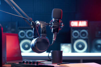 La voz en la era del bit: Descubre la nueva ola de la radiodifusión digital en Chile